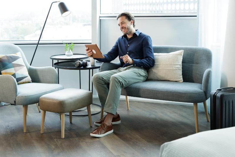 Premium King Room image 3