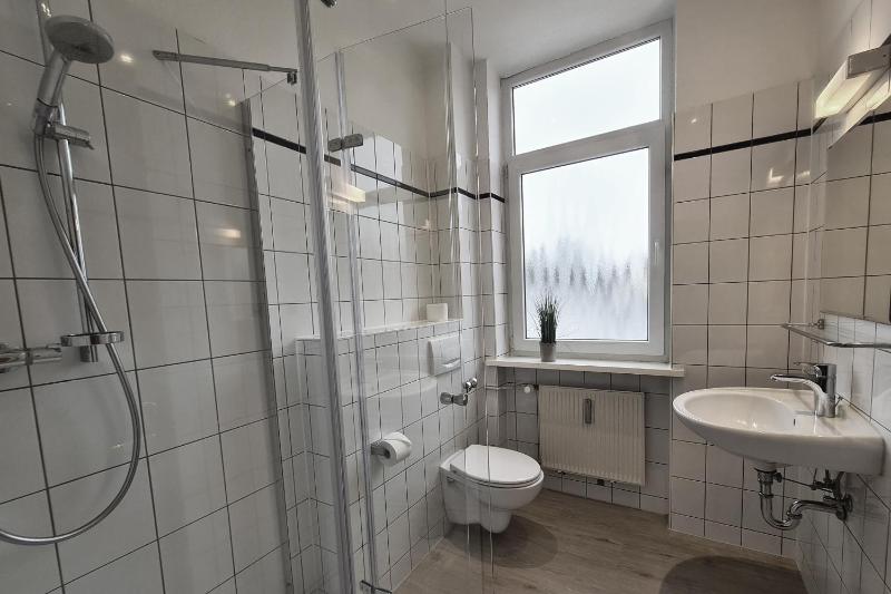 Single Room image 3