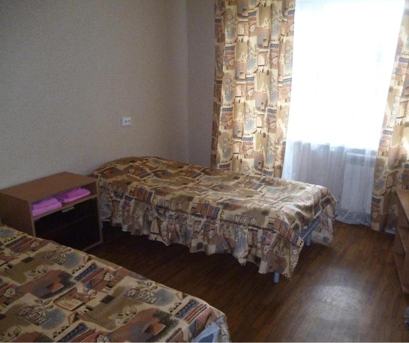 Twin Room image 3