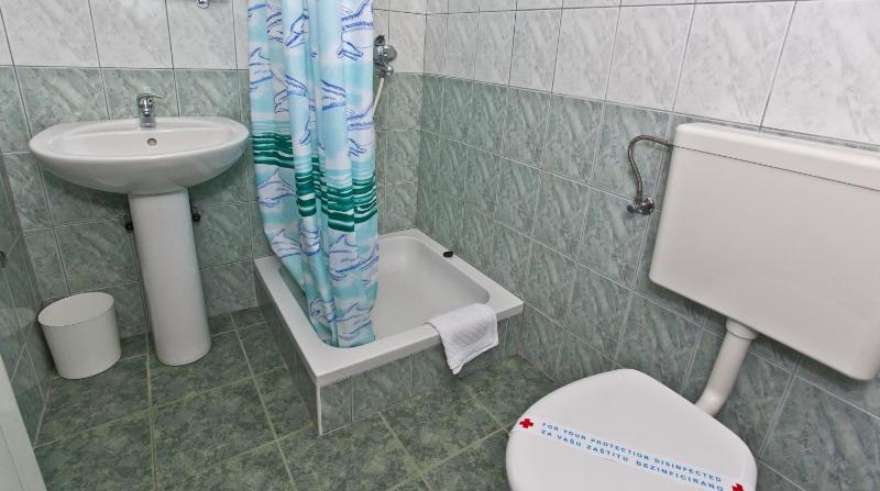 Triple Room Brela 6056a - image 16
