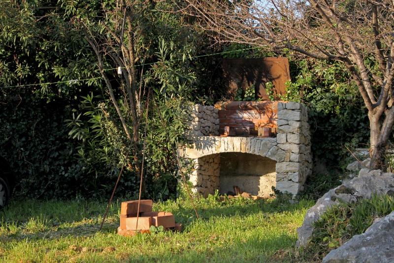 Apartments by the sea Kastel Stari Kastela - 6059 - image 6