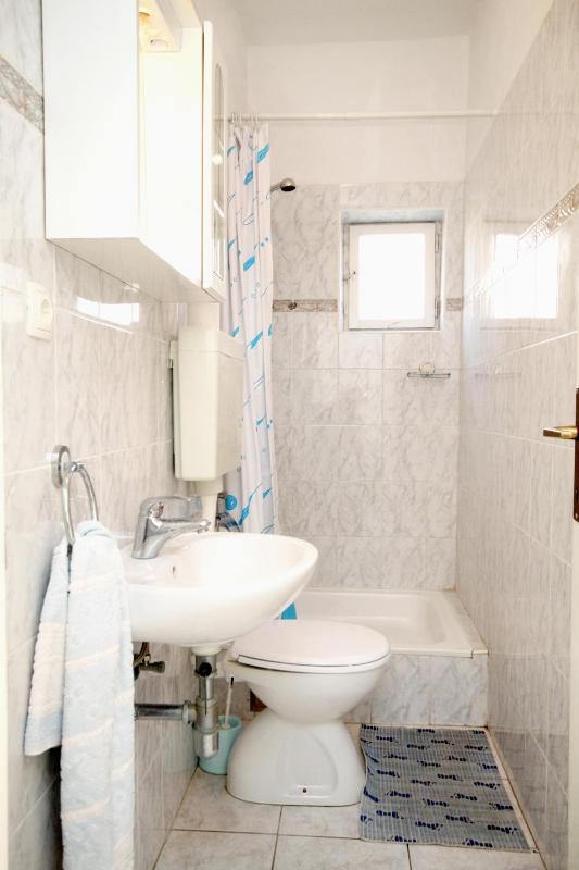 Apartments by the sea Kastel Stari Kastela - 6059 - image 11