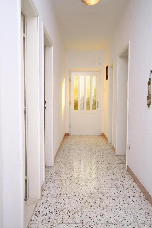 Apartments by the sea Kastel Stari Kastela - 6059 - image 8