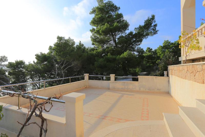 Apartments by the sea Brela Makarska - 6006 - image 6
