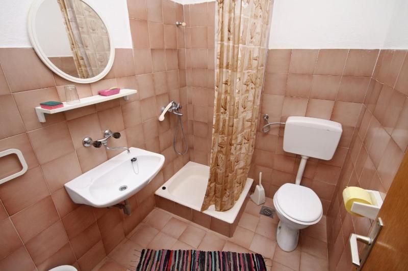 Apartments with parking space Supetar Brac - 6026 - image 15