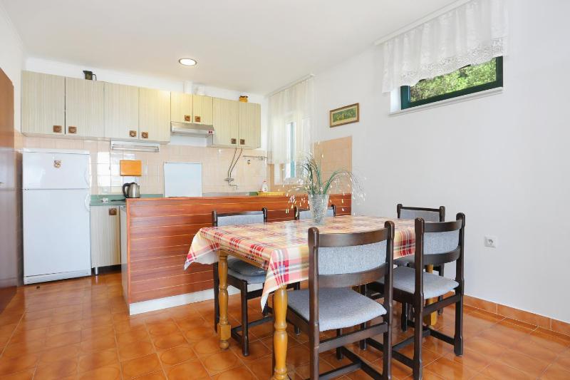 Apartments with parking space Brela Makarska - 6043 - image 14