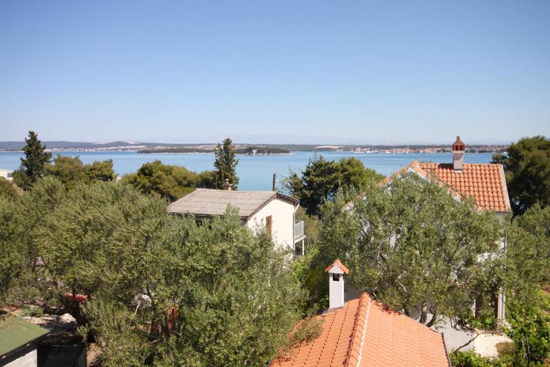 One-Bedroom Apartment with Terrace and Sea View image 3