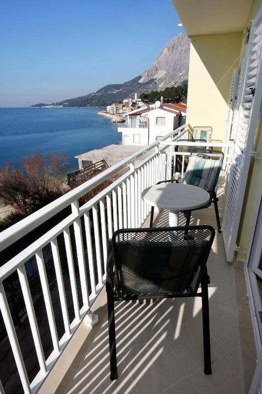 Two-Bedroom Apartment with Terrace and Sea View image 4
