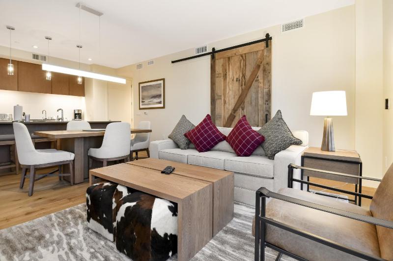 One-Bedroom Apartment image 2