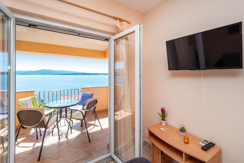 Two-Bedroom Apartment with Terrace and Sea View image 4