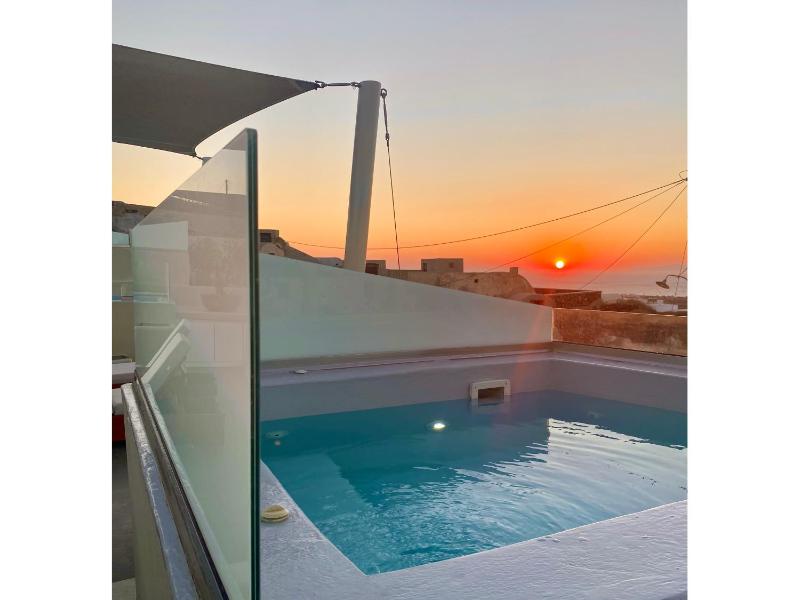 Superior Suite with Sea View Terrace & Hot Tub image 4