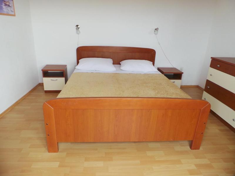 One-Bedroom Apartment with Balcony and Sea View image 1