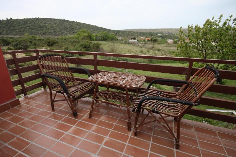 One-Bedroom Apartment with Balcony and Sea View image 3