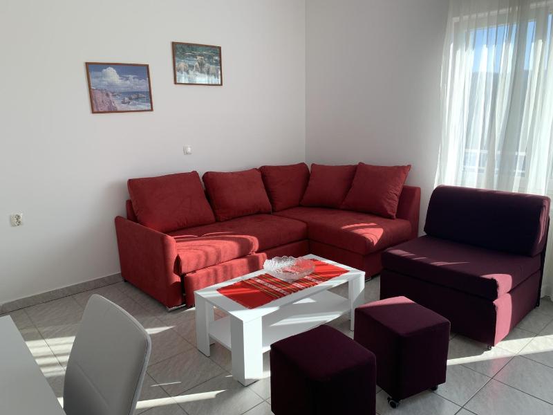 One-Bedroom Apartment with Balcony and Sea View image 1