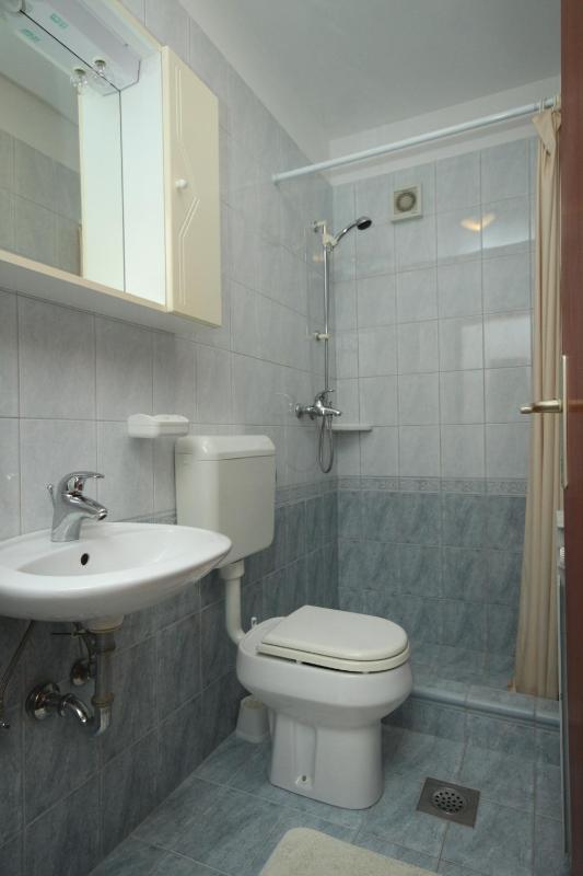 One-Bedroom Apartment with Terrace and Sea View image 3