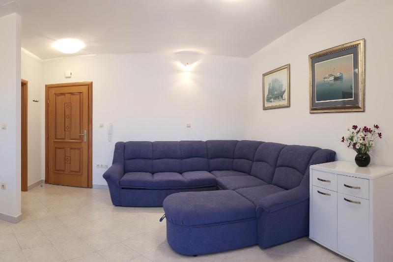 One-Bedroom Apartment with Terrace and Sea View image 1