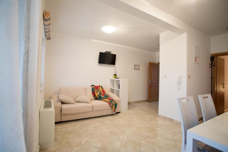 One-Bedroom Apartment with Balcony and Sea View image 1