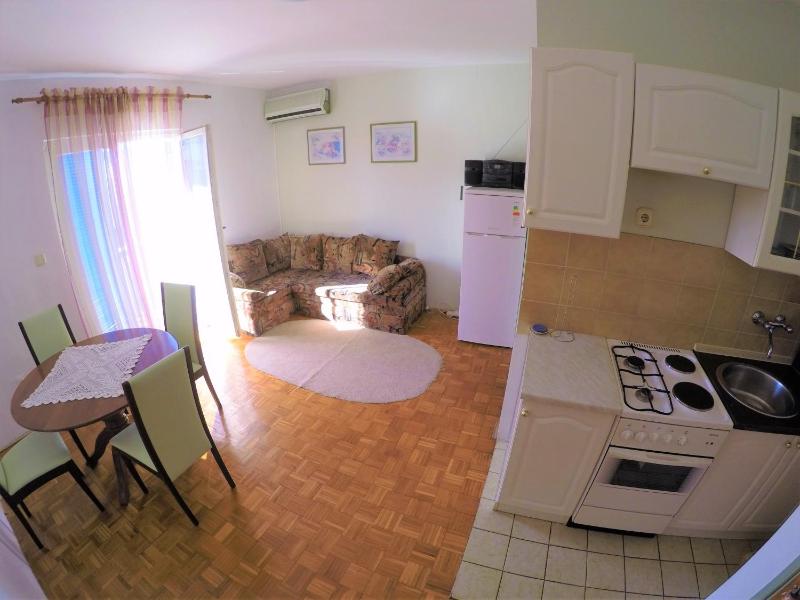 One-Bedroom Apartment with Balcony image 4