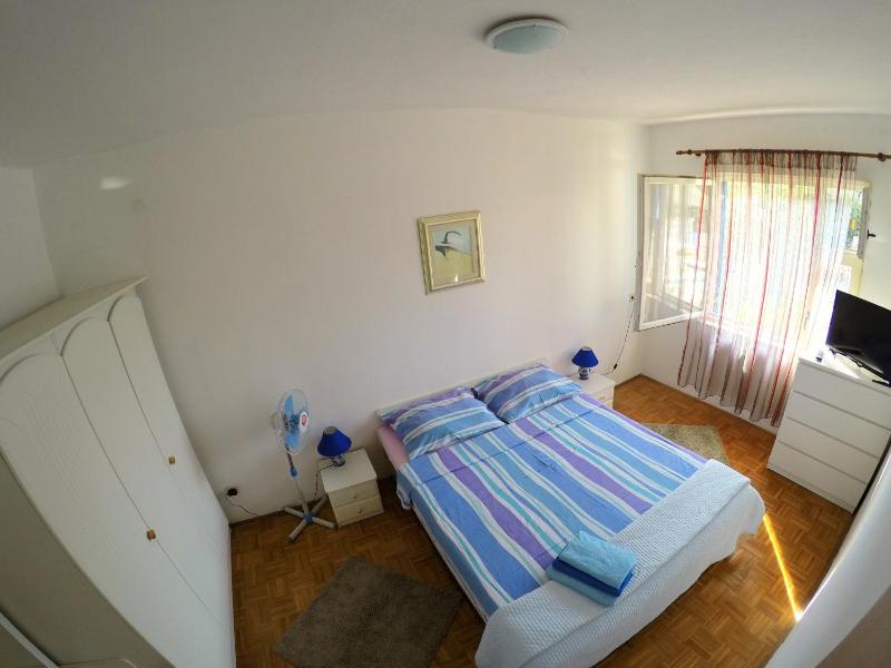 One-Bedroom Apartment with Terrace image 4