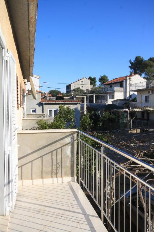 Three-Bedroom Apartment with Terrace and Sea View image 4