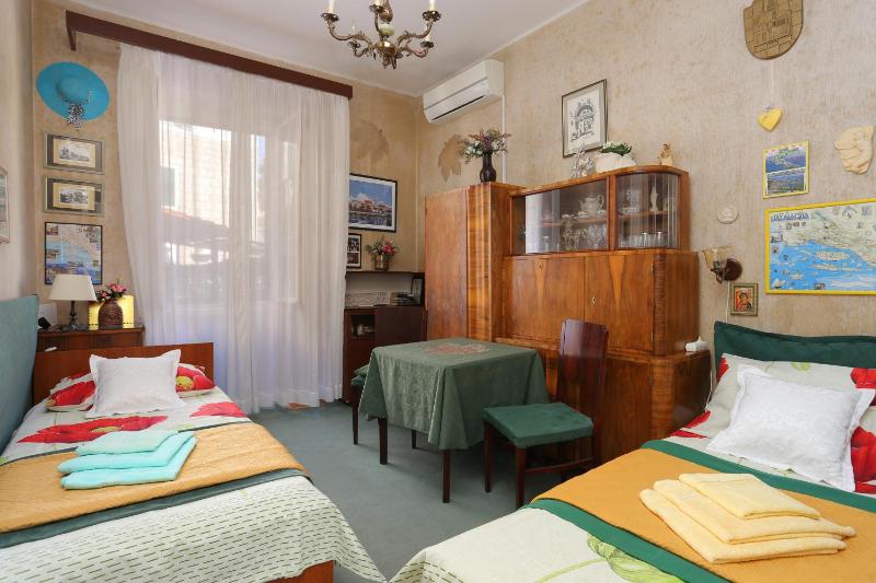 Apartments with WiFi Split - 7588 - image 16