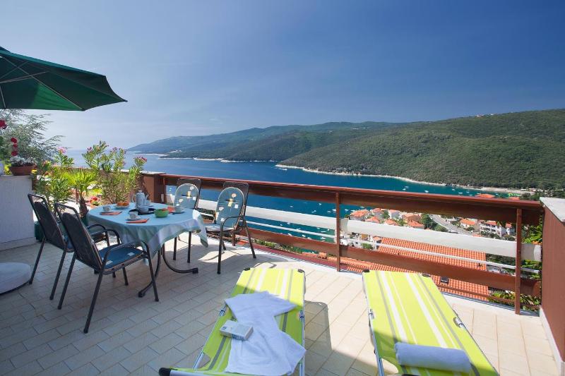 Two-Bedroom Apartment with Terrace and Sea View image 3