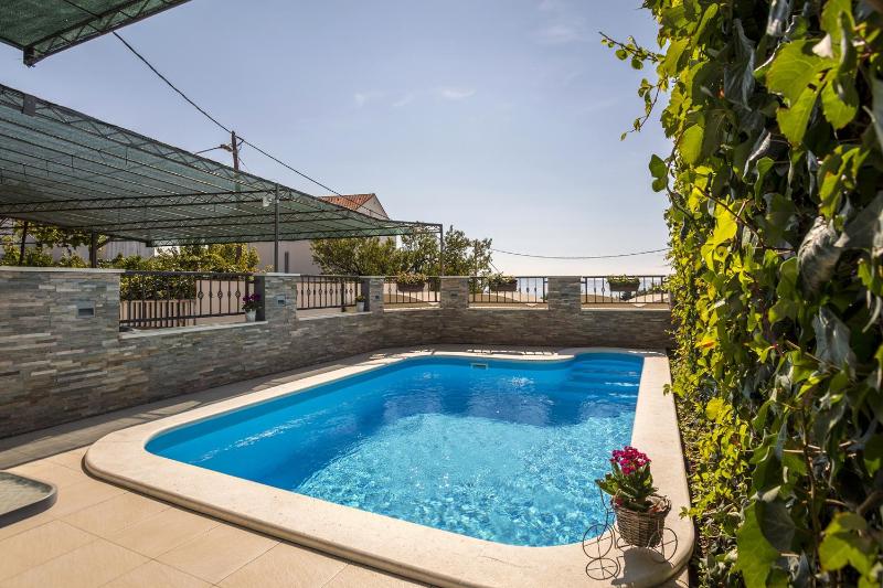 Family-friendly apartments with swimming pool Podstrana Split - 7539 - image 22