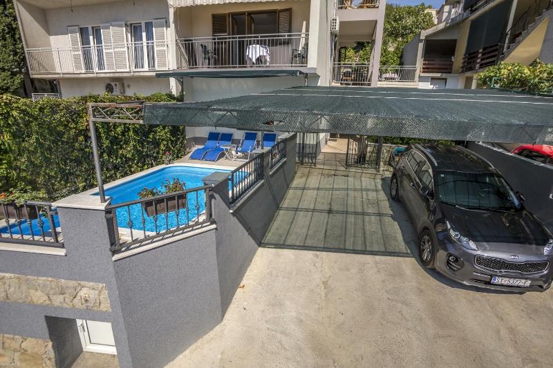 Family-friendly apartments with swimming pool Podstrana Split - 7539 - image 3