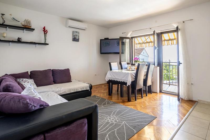 Family-friendly apartments with swimming pool Podstrana Split - 7539 - image 32