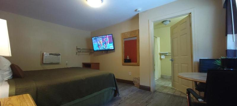 King Room - Disability Access image 1