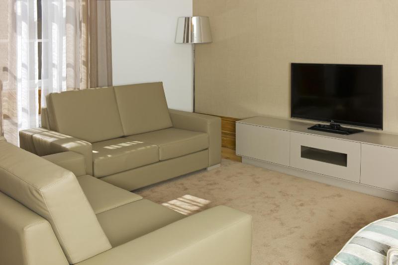 Deluxe Villa image 1