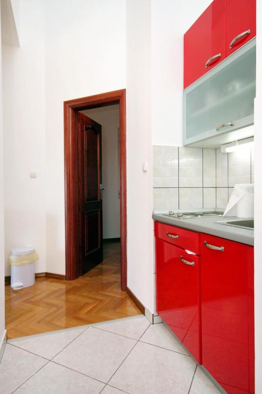 One-Bedroom Apartment with Terrace and Sea View image 4