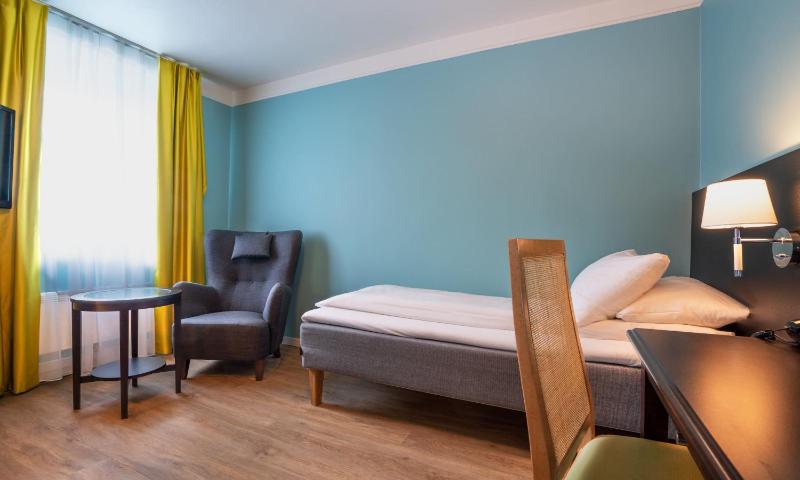 Standard Single Room image 2
