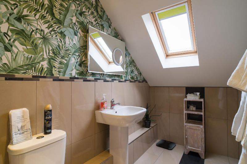 Double Room with Private Bathroom image 1