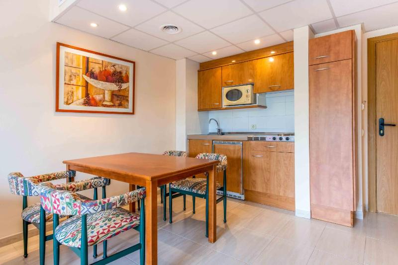 One-Bedroom Apartment with Garden View image 4