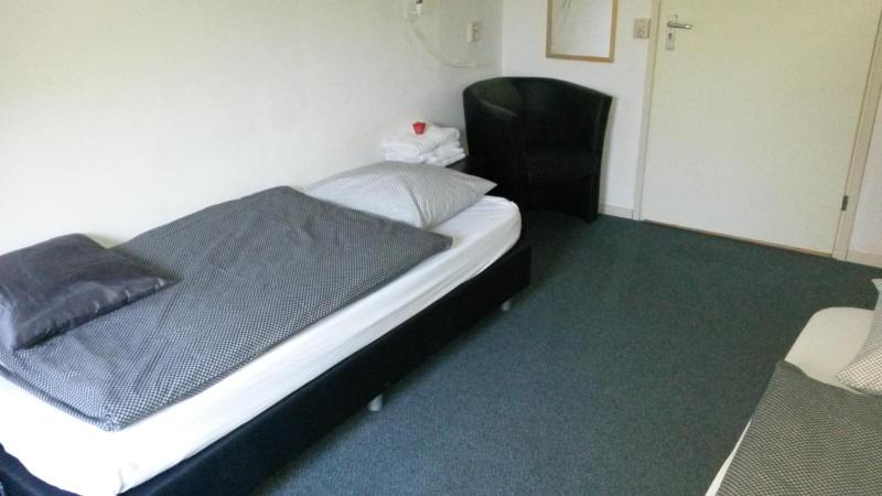 Single Room with Shared Bathroom image 3
