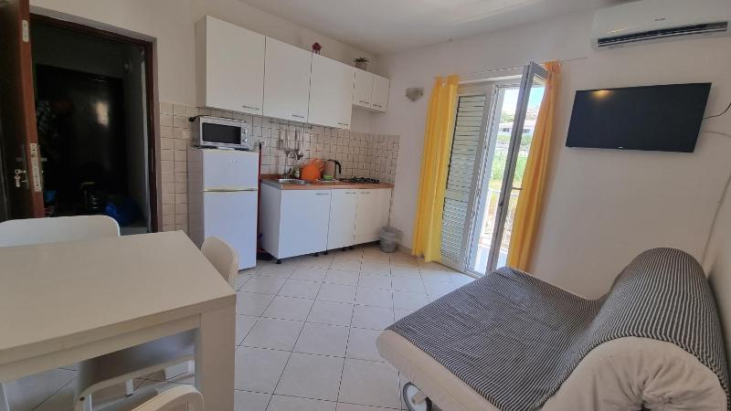 One-Bedroom Apartment image 1