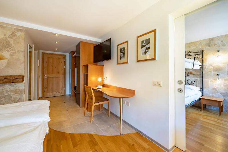 Family Room (2 Adults + 2 Children) image 1