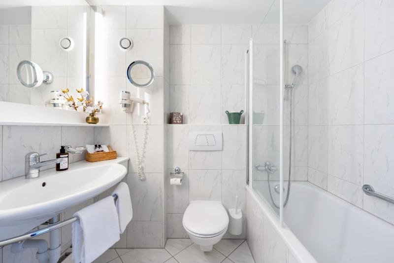 Attika Double Room image 3