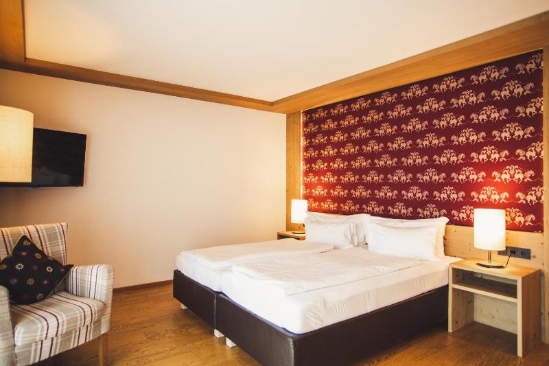 Deluxe Double Room image 1