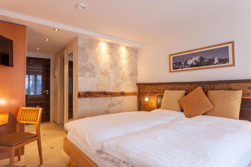 Double Room Streetside image 4