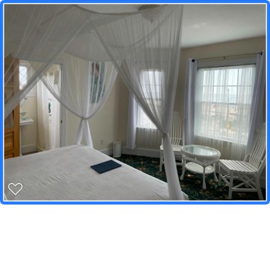 Deluxe Double Room with Sea View image 3