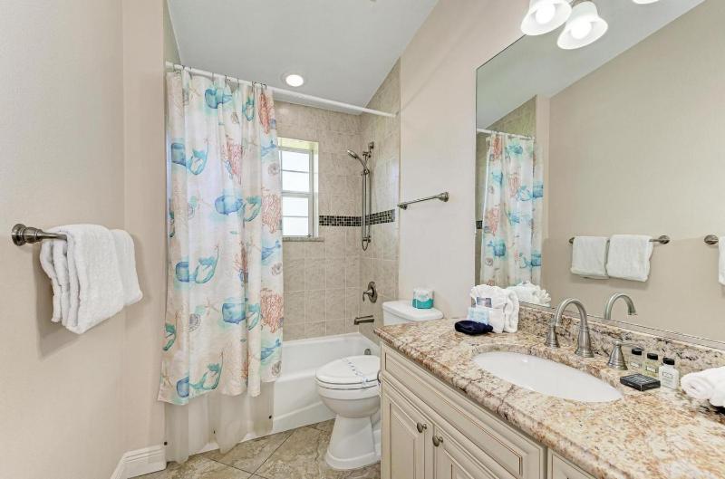 Endless Summer - 210-56th St - image 8