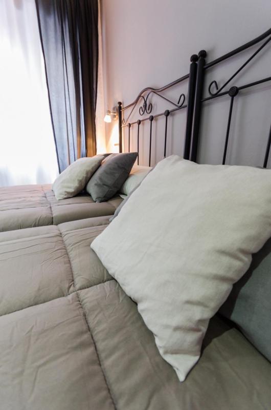 Double or Twin Room image 3