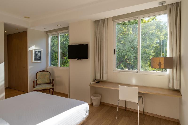 Deluxe Double or Twin Room with Spa Bath image 2