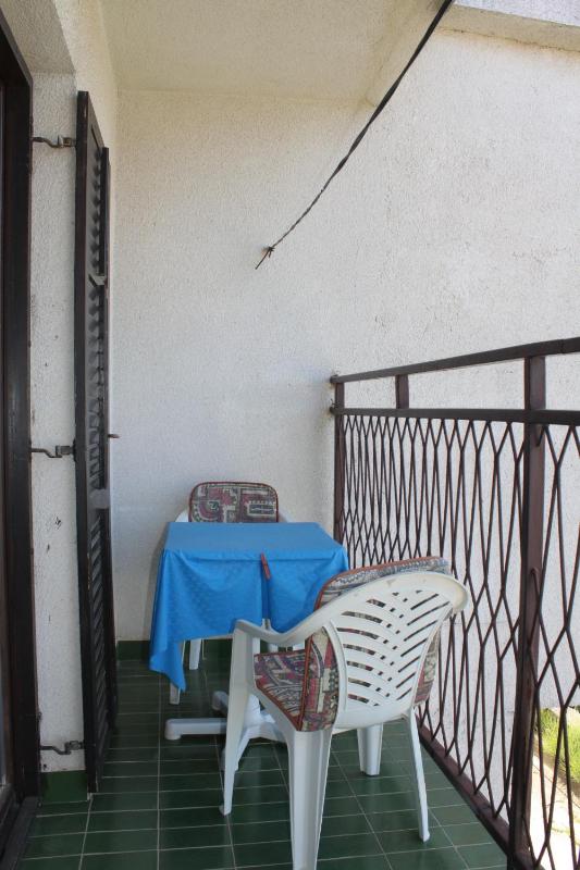 One-Bedroom Apartment with Balcony and Sea View image 4