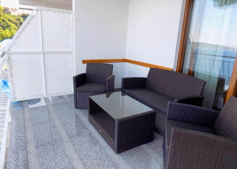 Studio with Terrace and Sea View image 3