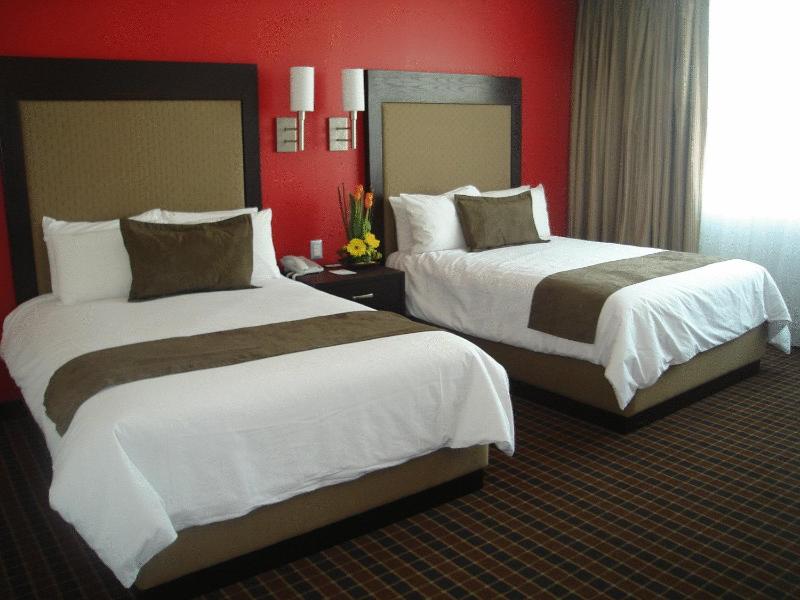 Hotel & Suites PF - image 2