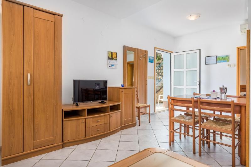 One-Bedroom Apartment with Terrace and Sea View image 1