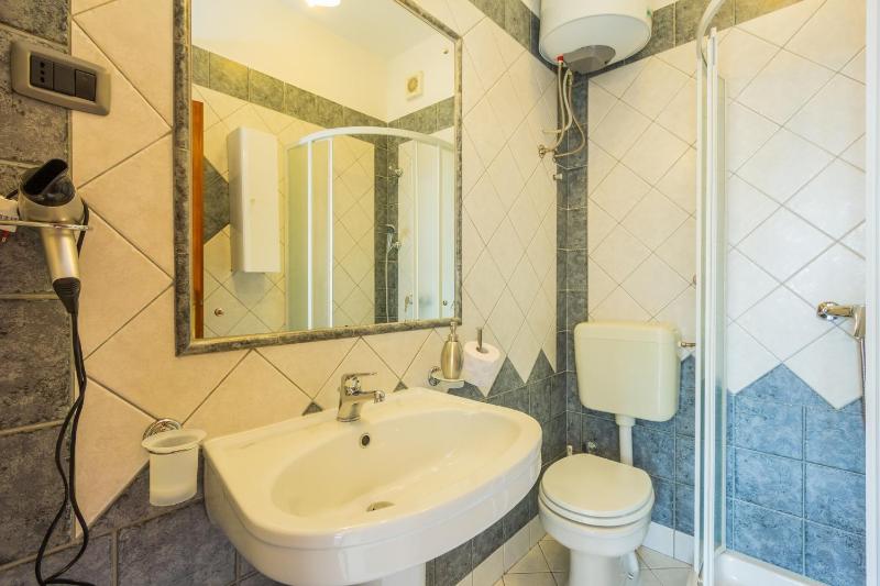 Triple Room image 2